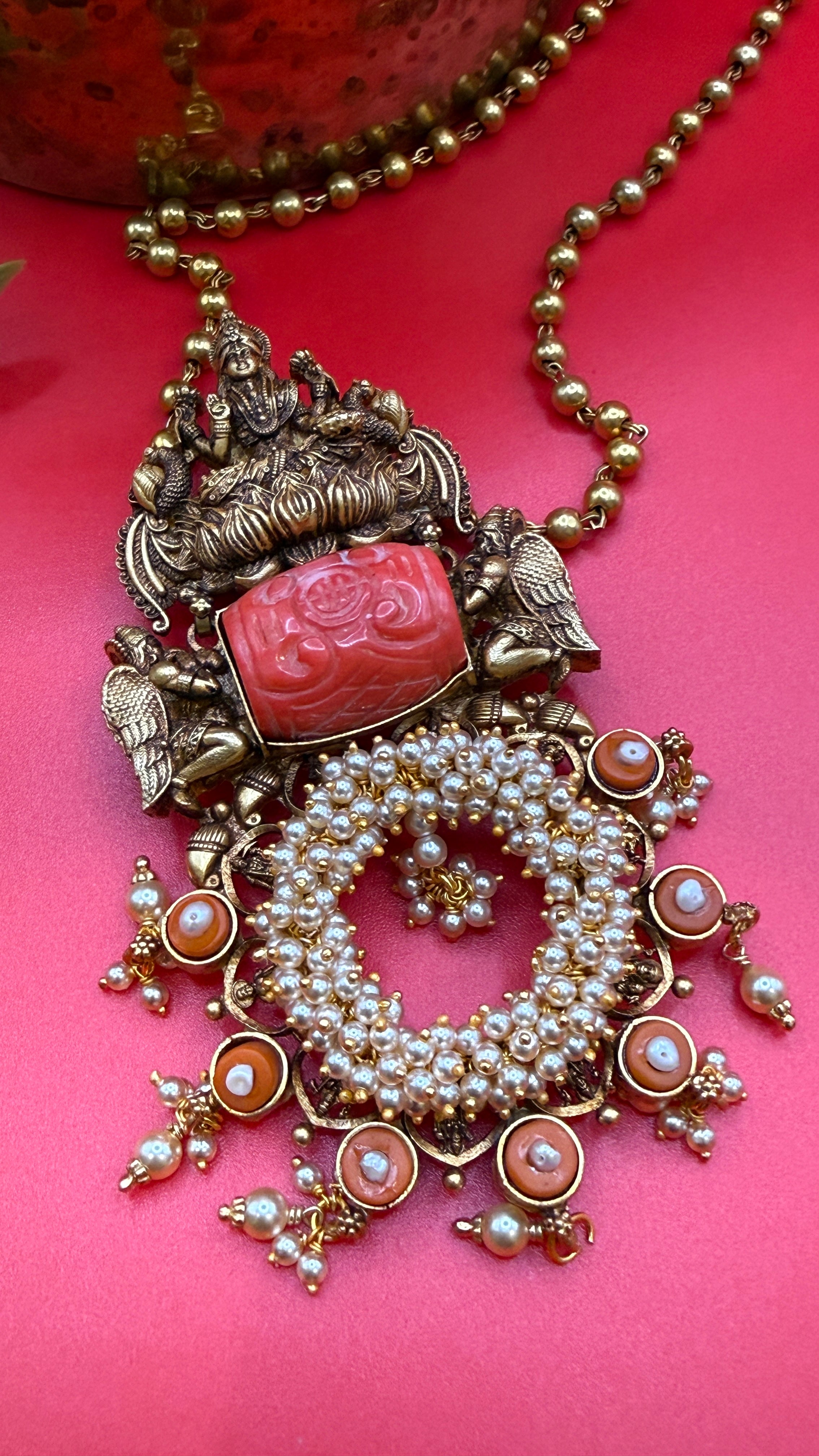 lakshmi-coral-pearl-pure-silver-long-haar-antique-gold.jpg